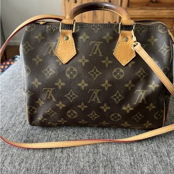 Louis Vuitton Vintage Handbag - Picture 4 of 10